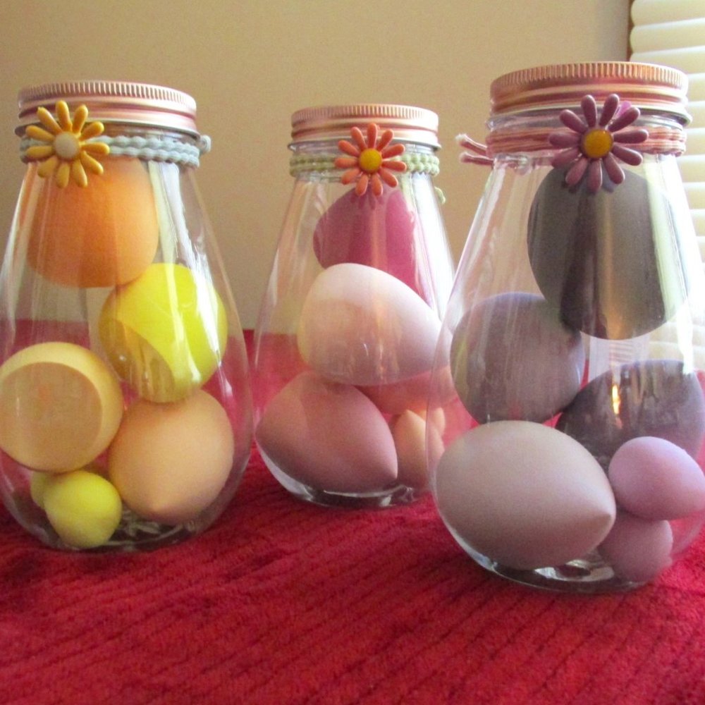 A330-NEW 6 Piece set puffs in Plastic Jar-Your Choice Yellow, Pink